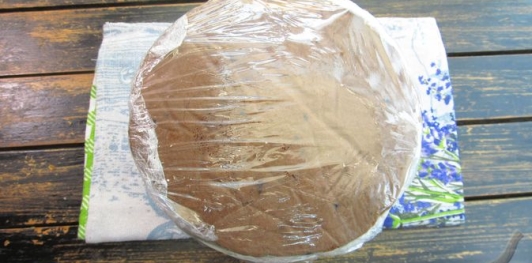 Фото приготовления рецепта: Торт "Сметанник" на сгущённом молоке - шаг №32