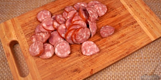 Фото приготовления рецепта: Венгерский суп с макаронами "Леббенч левеш" - шаг №9