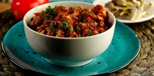 Фото приготовления рецепта: Вешенки в томатном соусе - шаг №16