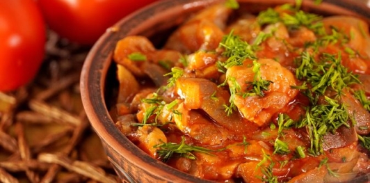 Фото приготовления рецепта: Вешенки в томатном соусе - шаг №14