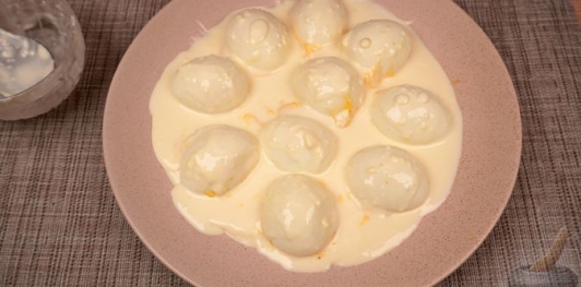 Фото приготовления рецепта: Заливные фаршированные яйца - шаг №17