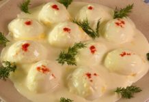 Заливные фаршированные яйца