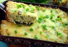 Запеканка с фаршем, сыром и зелёным луком