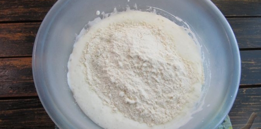 Фото приготовления рецепта: Жареные ленивые пирожки с капустой - шаг №9