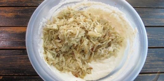 Фото приготовления рецепта: Жареные ленивые пирожки с капустой - шаг №11