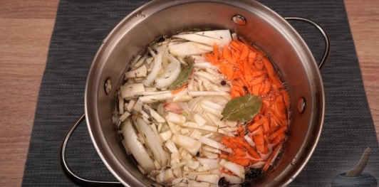 Фото приготовления рецепта: Жаркое из телятины «под кабанину» - шаг №7