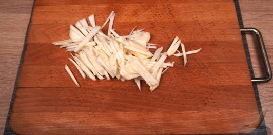 Фото приготовления рецепта: Жаркое из телятины «под кабанину» - шаг №3