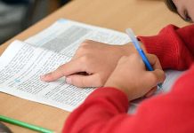 НИУ ВШЭ: слова, которые часто пишут с ошибками, распознаются медленнее