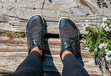 Врач рассказала, чем полезна босоногая обувь и кому она противопоказана