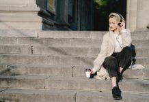 Секреты идеального силуэта: как подобрать серые джинсы под любой тип фигуры