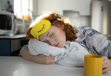 Врач Казаченко назвал простые способы улучшить сон