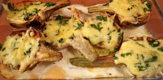 Фото приготовления рецепта: Артишоки, запечённые с сыром и сливками - шаг №11