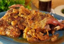 Баранья нога, запечённая с пивом и луком