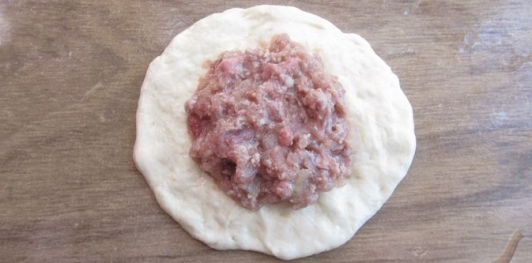 Фото приготовления рецепта: Беляши из дрожжевого теста - шаг №21