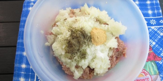 Фото приготовления рецепта: Беляши из дрожжевого теста - шаг №14