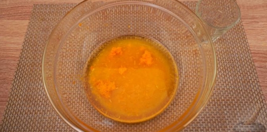 Фото приготовления рецепта: Брускетты с анчоусами в цитрусовом маринаде, с фетой и оливками - шаг №11