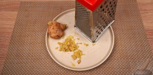 Фото приготовления рецепта: Брускетты с анчоусами в цитрусовом маринаде, с фетой и оливками - шаг №14