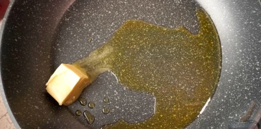 Фото приготовления рецепта: Булгур-пилав с черемшой - шаг №3