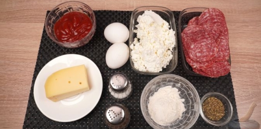 Фото приготовления рецепта: Быстрая пицца из творожного теста - шаг №1