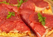 Быстрая пицца из творожного теста