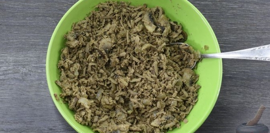 Фото приготовления рецепта: Cалат "Пасхальный венок" - шаг №15