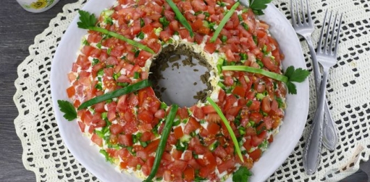 Фото приготовления рецепта: Cалат "Пасхальный венок" - шаг №23