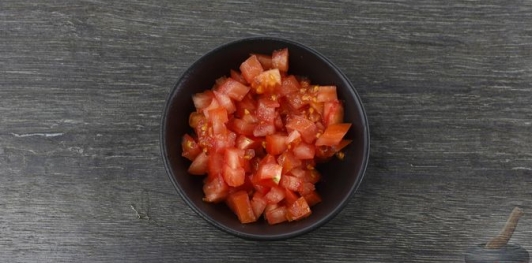 Фото приготовления рецепта: Cалат "Пасхальный венок" - шаг №10