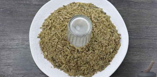 Фото приготовления рецепта: Cалат "Пасхальный венок" - шаг №16