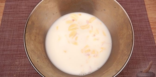 Фото приготовления рецепта: Чипсы из чеснока (Sarimsak Cipsi) - шаг №3