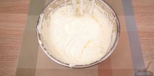 Фото приготовления рецепта: Чизкейк Орео (без выпечки) - шаг №10