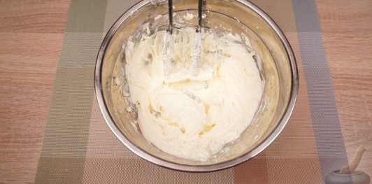 Фото приготовления рецепта: Чизкейк Орео (без выпечки) - шаг №8