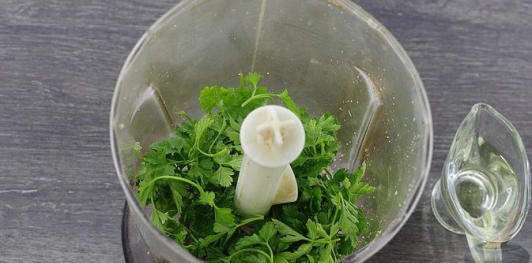 Фото приготовления рецепта: Домашние крабовые сухарики - шаг №6