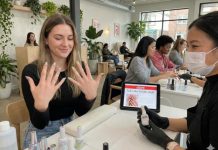 Ваши ногти еще не готовы: почему дорогой маникюр портится сразу после выхода из салона