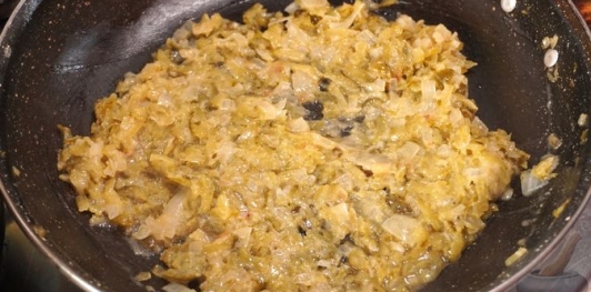 Фото приготовления рецепта: Фрикадельки в огуречном соусе - шаг №13