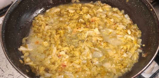 Фото приготовления рецепта: Фрикадельки в огуречном соусе - шаг №11