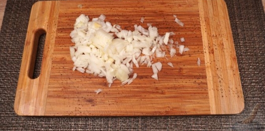 Фото приготовления рецепта: Фрикадельки в огуречном соусе - шаг №7