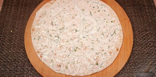 Фото приготовления рецепта: Гирос со сладким перцем, помидорами, луком и фетой - шаг №15