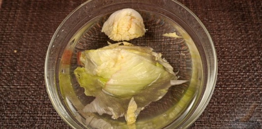 Фото приготовления рецепта: Гирос со сладким перцем, помидорами, луком и фетой - шаг №2