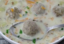 Гречневый суп с фрикадельками и сыром