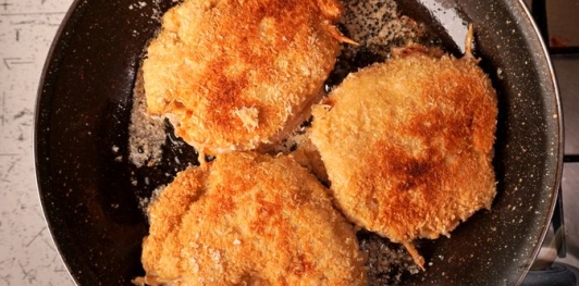 Фото приготовления рецепта: Кармашки из свинины с лечо - шаг №19