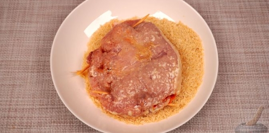 Фото приготовления рецепта: Кармашки из свинины с лечо - шаг №17