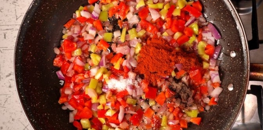 Фото приготовления рецепта: Кармашки из свинины с лечо - шаг №8