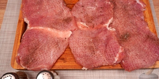 Фото приготовления рецепта: Кармашки из свинины с лечо - шаг №13