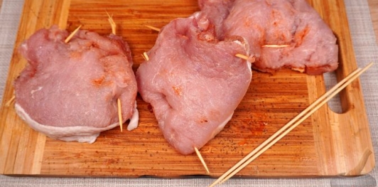 Фото приготовления рецепта: Кармашки из свинины с лечо - шаг №15