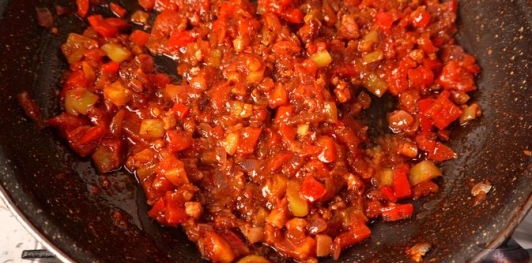 Фото приготовления рецепта: Кармашки из свинины с лечо - шаг №11