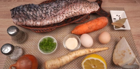 Фото приготовления рецепта: Карп заливной - шаг №1