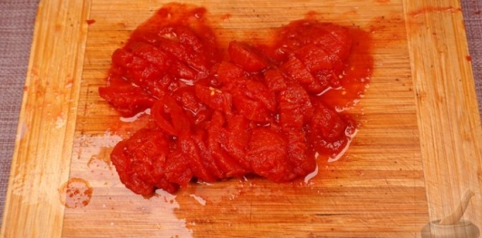 Фото приготовления рецепта: Картофель, запечённый с фаршем, помидорами и сыром - шаг №11