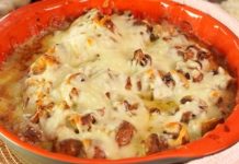 Куриные голени, запечённые с шампиньонам и моцареллой