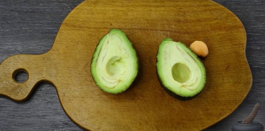 Фото приготовления рецепта: Куриный суп с рисом и авокадо - шаг №17