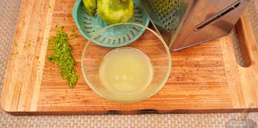 Фото приготовления рецепта: Кускус с помидорами и оливками - шаг №8